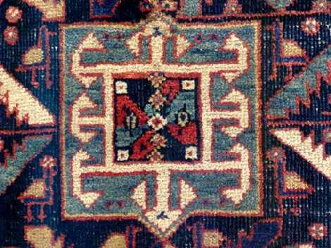 Salon_00014_3_closeup.JPG (98627 bytes)